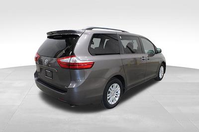 2015 Toyota Sienna 4x2 Minivan for sale #33217P - photo 2