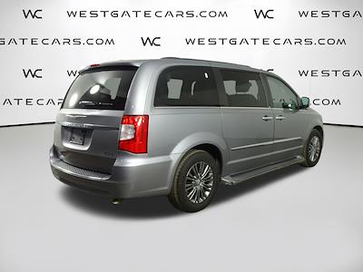 Used 2014 Chrysler Town and Country - photo 1