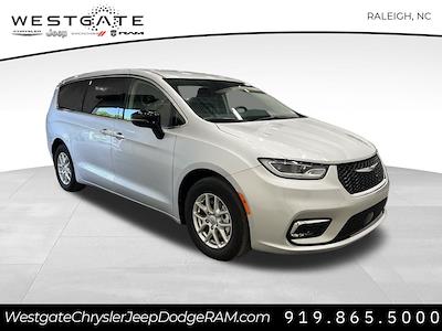 2024 Chrysler Pacifica FWD Minivan for sale #33299P - photo 1