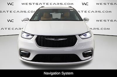 Used 2024 Chrysler Pacifica Pinnacle Minivan for sale #34636XQ - photo 2