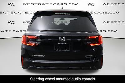 Used 2025 Honda Odyssey - photo 1
