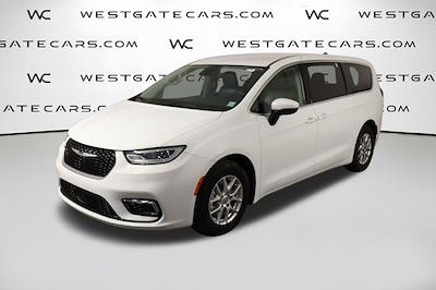2023 Chrysler Pacifica FWD Minivan for sale #36197XQ - photo 1