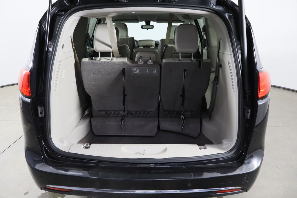 Used 2018 Chrysler Pacifica - photo 19