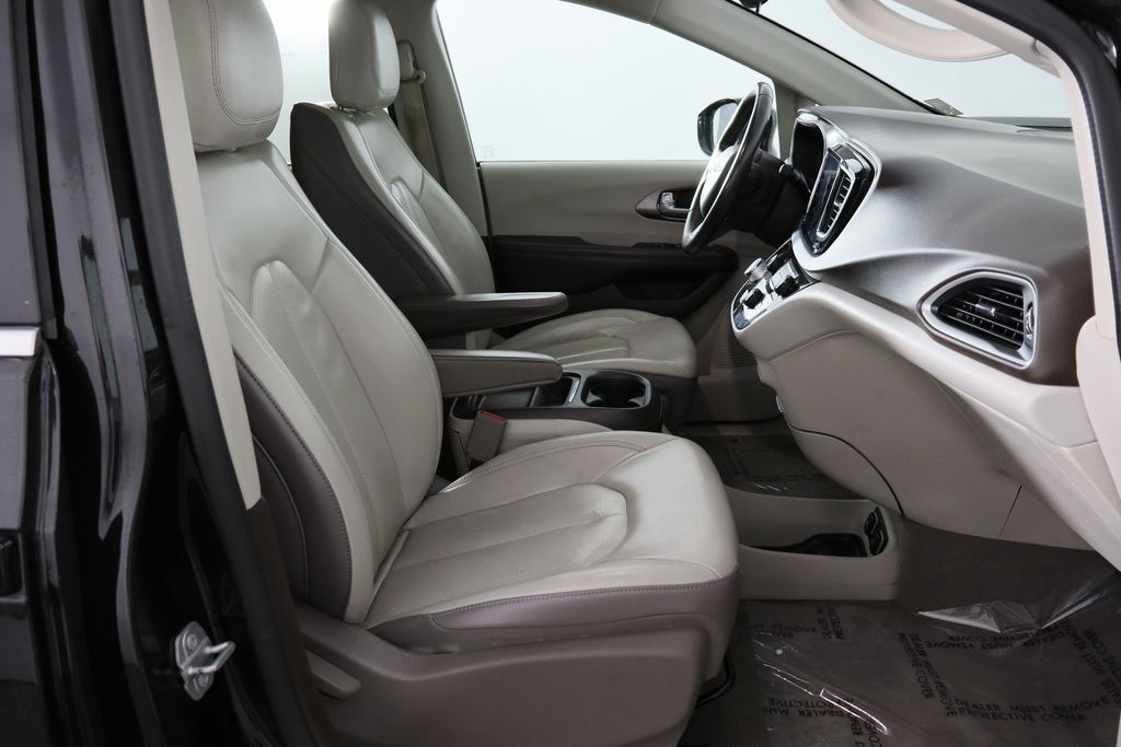 Used 2018 Chrysler Pacifica - photo 20
