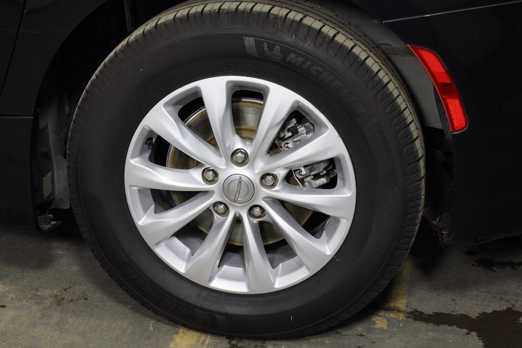 Used 2018 Chrysler Pacifica - photo 42