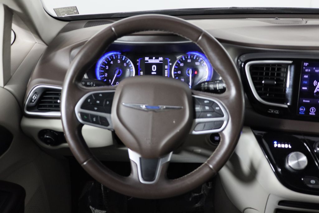 Used 2018 Chrysler Pacifica - photo 9