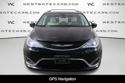 Used 2018 Chrysler Pacifica - photo 1