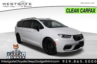 Used 2024 Chrysler Pacifica Touring L Minivan for sale #34194XP - photo 1
