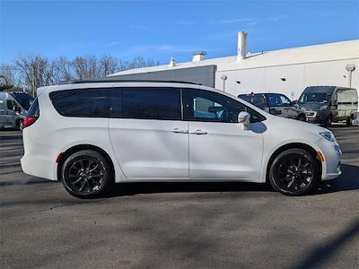 Used 2022 Chrysler Pacifica Touring L Minivan for sale #STK151503 - photo 2