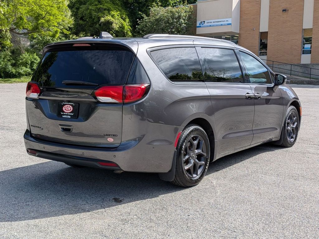 Used 2020 Chrysler Pacifica - photo 5