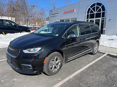 Used 2022 Chrysler Pacifica - photo 1