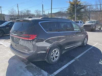 Used 2022 Chrysler Pacifica - photo 1