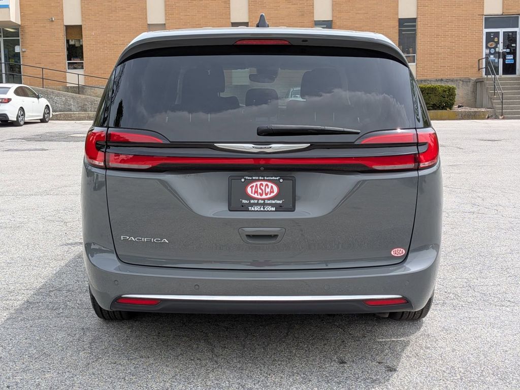 Used 2023 Chrysler Pacifica - photo 6