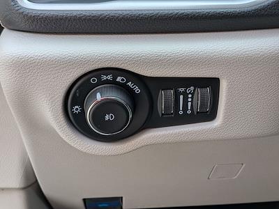 Used 2023 Chrysler Pacifica - photo 2