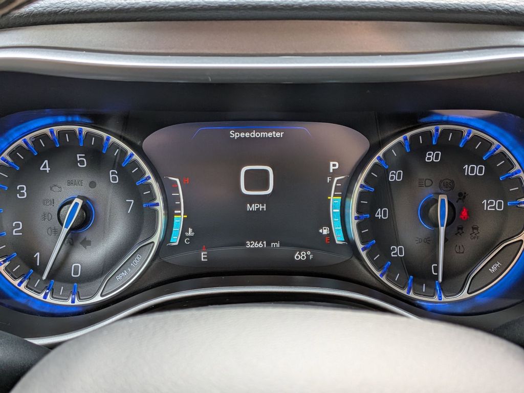Used 2023 Chrysler Pacifica - photo 18