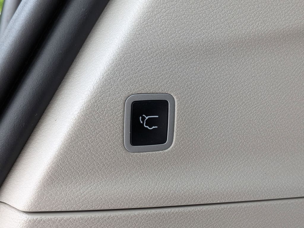 Used 2023 Chrysler Pacifica - photo 9