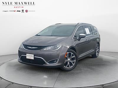 Used 2017 Chrysler Pacifica - photo 1