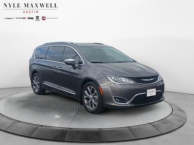 Used 2017 Chrysler Pacifica - photo 1