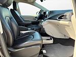Used 2024 Chrysler Pacifica Select Minivan for sale #RR102656 - photo 24