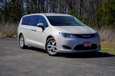 Used 2017 Chrysler Pacifica - photo 1