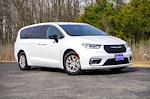 Used 2025 Chrysler Pacifica Select Minivan for sale #SR578824 - photo 4