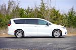 Used 2025 Chrysler Pacifica Select Minivan for sale #SR578824 - photo 7