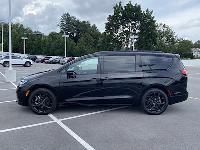 2024 Chrysler Pacifica AWD Minivan for sale #D250536A - photo 2