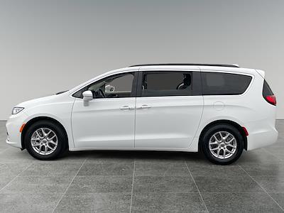 Used 2022 Chrysler Pacifica Touring L Minivan for sale #B554590R - photo 2