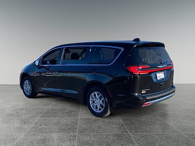 Used 2024 Chrysler Pacifica - photo 1