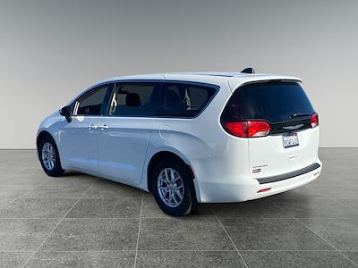 Used 2022 Chrysler Voyager - photo 1