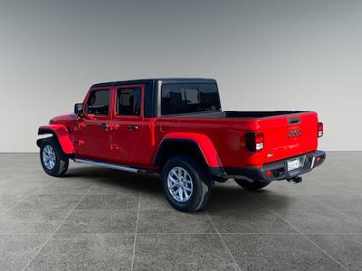 Used 2023 Jeep Gladiator - photo 2