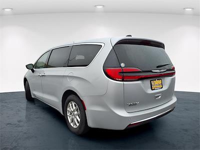 Used 2024 Chrysler Pacifica Touring L Minivan for sale #4G2032 - photo 2