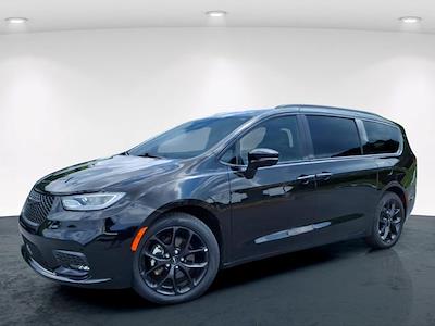2025 Chrysler Pacifica FWD Minivan for sale #4G2216 - photo 2