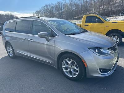Used 2017 Chrysler Pacifica - photo 1