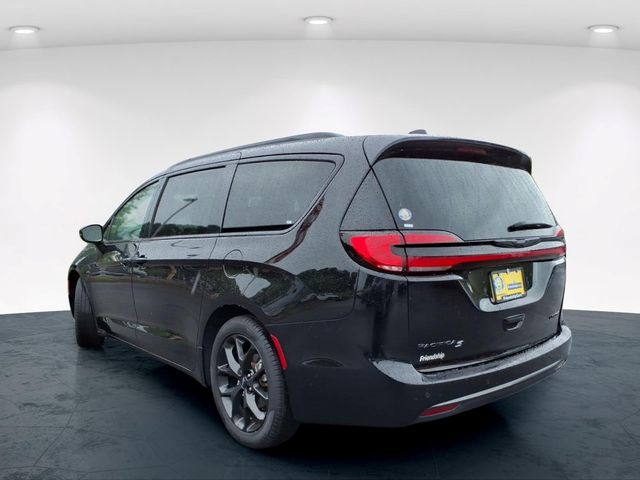 Used 2025 Chrysler Pacifica - photo 16