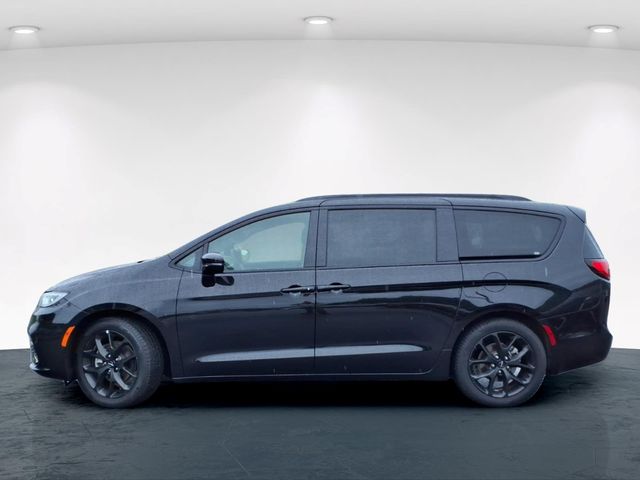 Used 2025 Chrysler Pacifica - photo 18