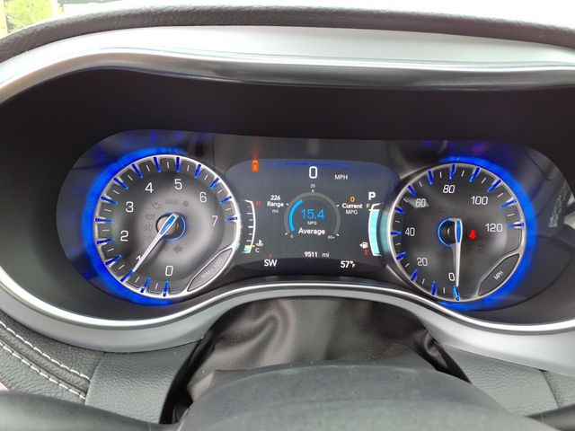 Used 2025 Chrysler Pacifica - photo 25