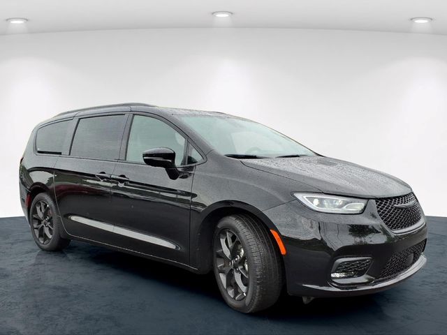 Used 2025 Chrysler Pacifica - photo 7
