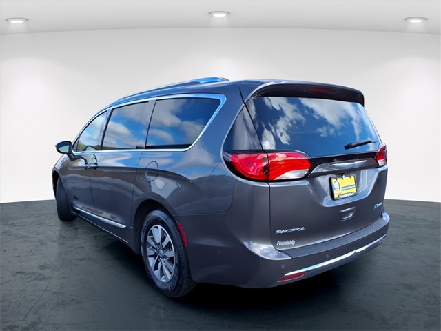 Used 2020 Chrysler Pacifica Limited Minivan - photo 2