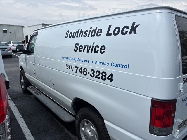 Used 2014 Ford E-250 - photo 9