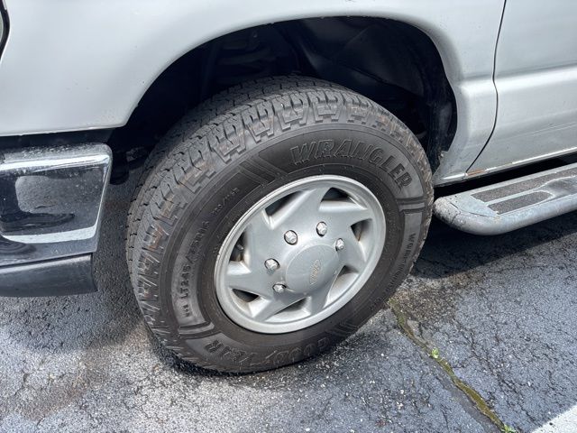 Used 2014 Ford E-250 - photo 11