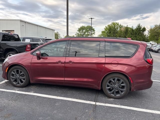 Used 2018 Chrysler Pacifica - photo 8