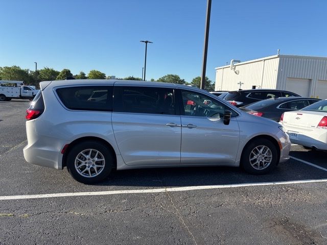 Used 2024 Chrysler Pacifica - photo 6