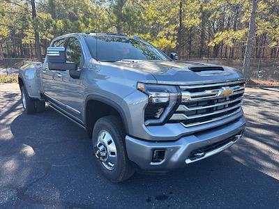 New 2025 Chevrolet Silverado 3500 High Country DRW Crew Cab 4WD Pickup for sale #251193 - photo 1