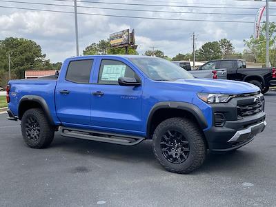 New 2025 Chevrolet Colorado Trail Boss Crew Cab 4WD Pickup for sale #258015 - photo 1