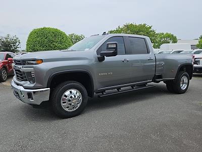 New 2025 Chevrolet Silverado 3500 LT Crew Cab 4WD Pickup for sale #1N8332 - photo 1