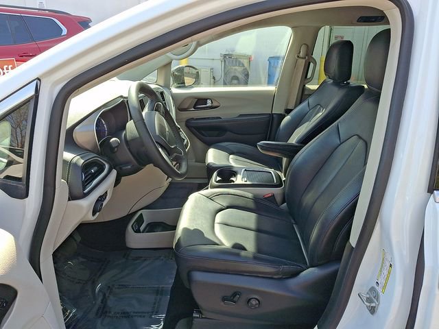 Used 2024 Chrysler Pacifica - photo 13