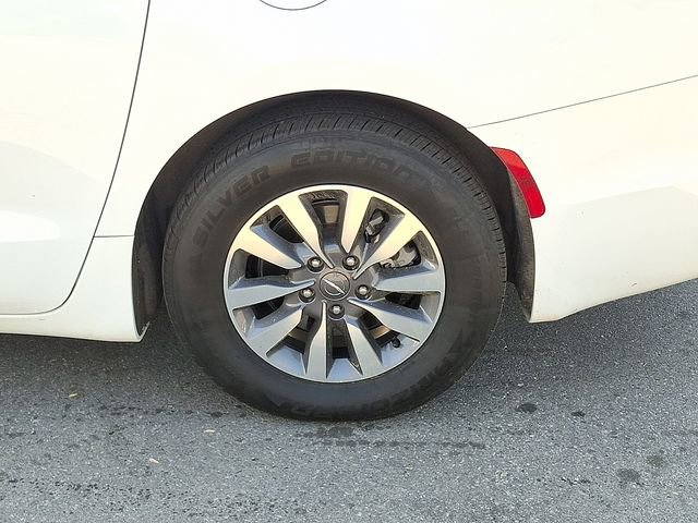 Used 2024 Chrysler Pacifica - photo 28