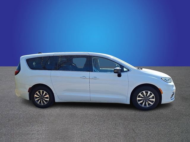 Used 2024 Chrysler Pacifica - photo 5