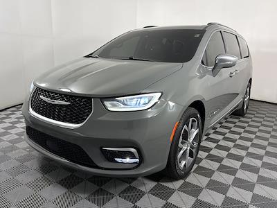 Used 2021 Chrysler Pacifica Pinnacle Minivan for sale #R10519A - photo 2